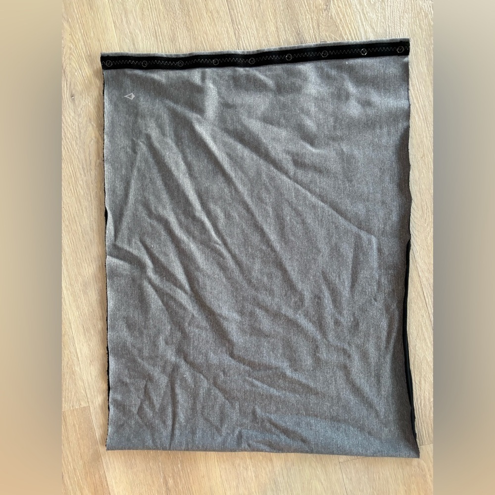 Ivivva by Lululemon girls scarf grey with black interior